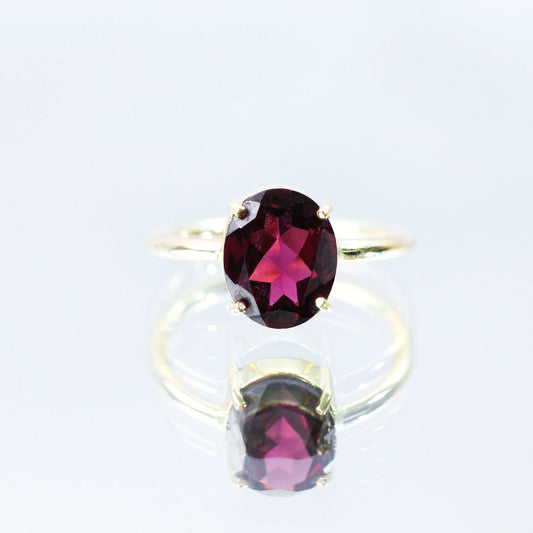 Pietra Ring with Rhodolite in oval cut