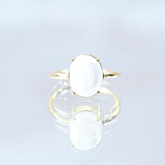 Pietra Ring with Moonstone