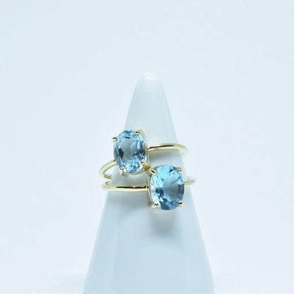 Pietra Ring with oval Blue Topaz